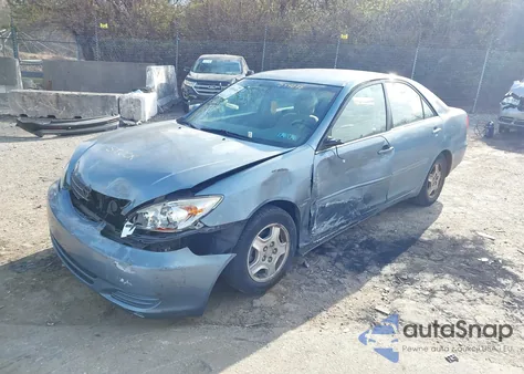 2003 Toyota Camry Le V6 z USA, uszkodzony, nr VIN 4T1BF30K83U549075